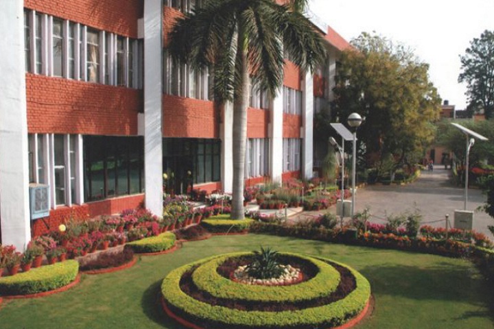https://cache.careers360.mobi/media/colleges/social-media/media-gallery/1530/2020/9/29/Campus View of Regional Institute of Co Operative Management Chandigarh_Campus-View.jpg